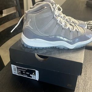 Kids Size 2.5 Retro Jordan 11 -Used
